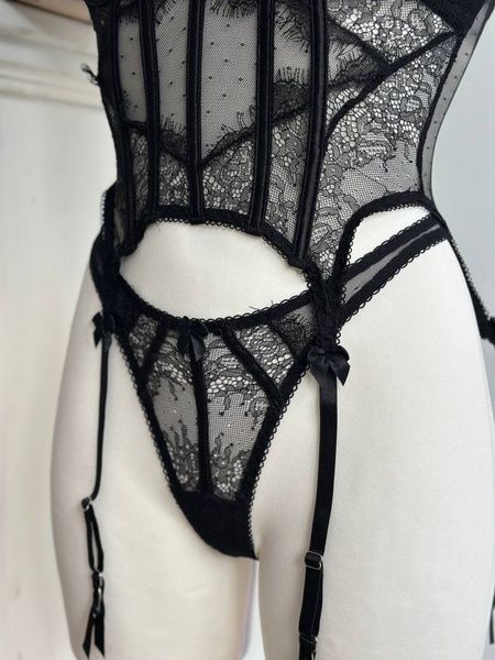 Романтична білизна Damski komplet bielizny (bustier, figi) - czarny M  w kolorze Czarny &mdash; zdjęcie produktu, kod produktu 109-DO3805-1